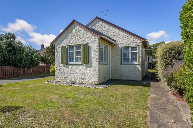 Photo of property in 361 Cambridge Terrace, Naenae, Lower Hutt, 5011