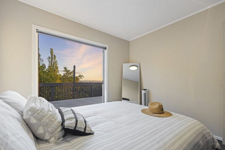 Photo of property in 9 Gillan Place, Bayview, Auckland, 0629