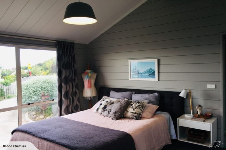 Photo of property in 130 Cannon Hill Crescent, Mount Pleasant, Christchurch, 8081