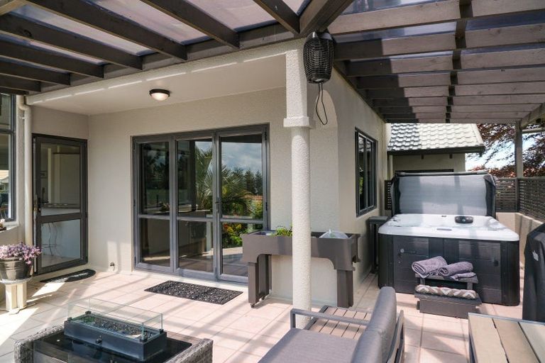 Photo of property in 4 Tupara Crescent, Kawaha Point, Rotorua, 3010