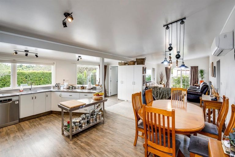 Photo of property in 20 Bennett Street, Waipawa, 4210