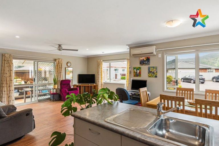 Photo of property in 21 Woodland Mews, Wainuiomata, Lower Hutt, 5014