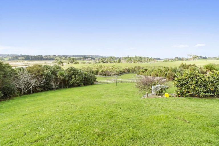 Photo of property in 137 Broomfields Road, Whitford, 2571