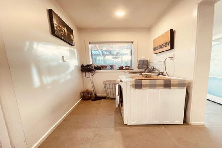 Photo of property in 5/92 Titirangi Road, New Lynn, Auckland, 0600