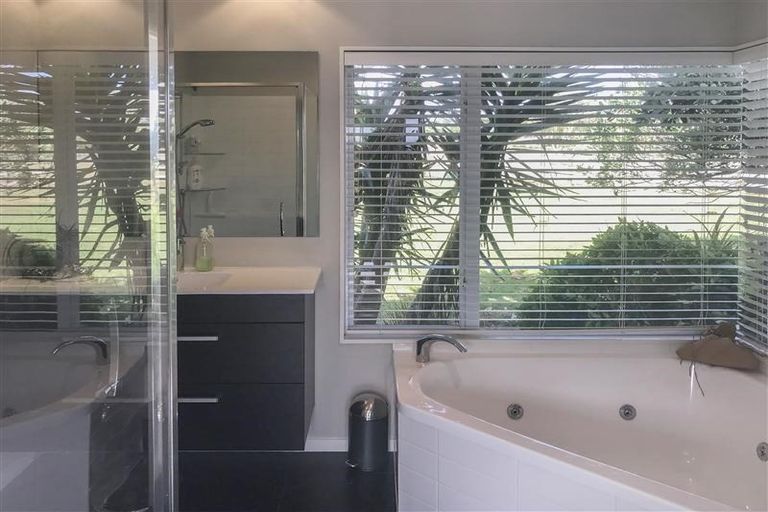 Photo of property in 216 Oaia Road, Muriwai, Waimauku, 0881