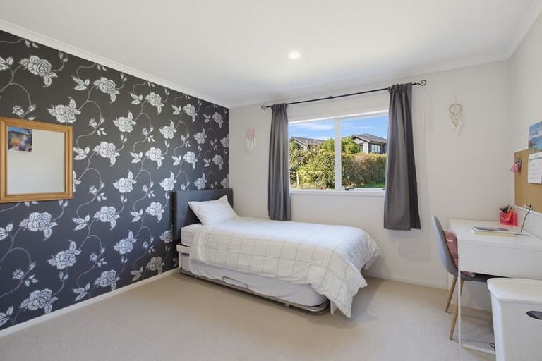 Photo of property in 9 Ohuka Place, Whitianga, 3510