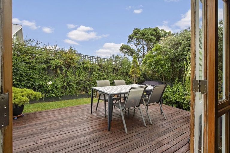 Photo of property in 92 Townsend Road, Miramar, Wellington, 6022