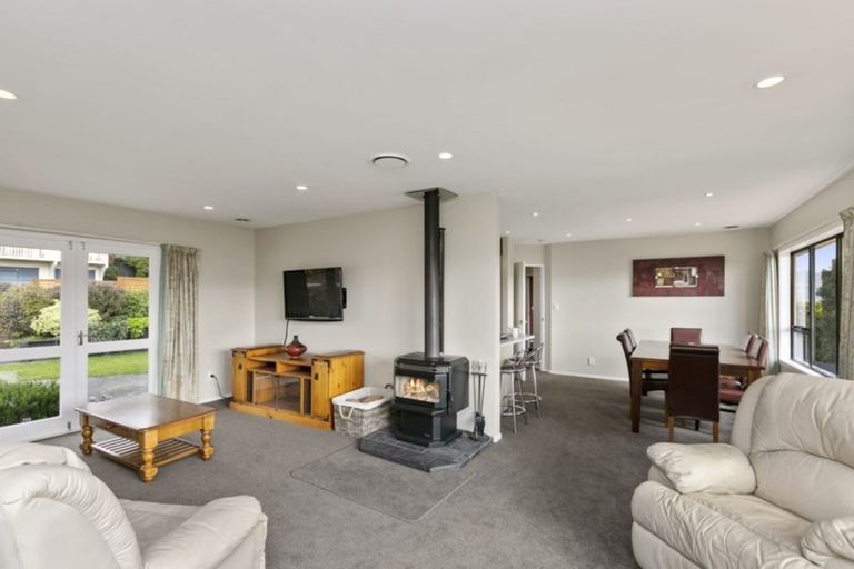 Photo of property in 4 Montserrat Place, Grenada Village, Wellington, 6037