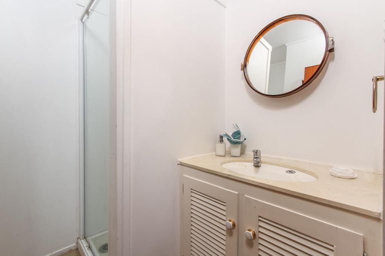 Photo of property in 4/100 Titirangi Road, New Lynn, Auckland, 0600