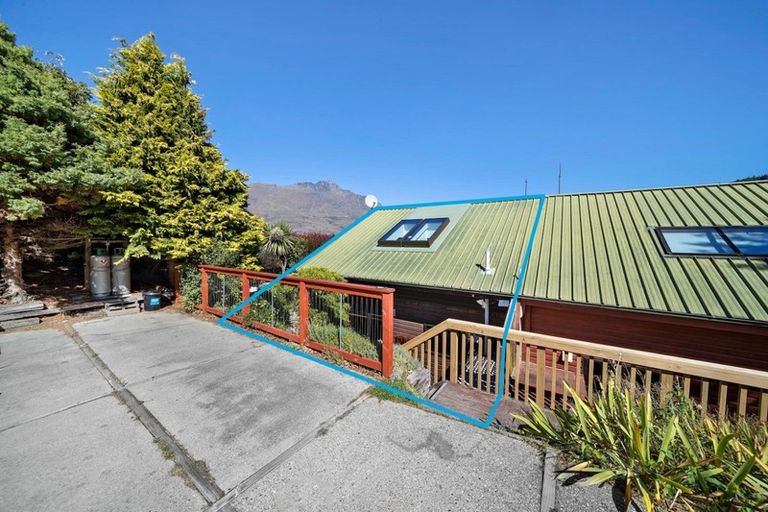 Photo of property in 24b Mckerrow Place, Sunshine Bay, Queenstown, 9300