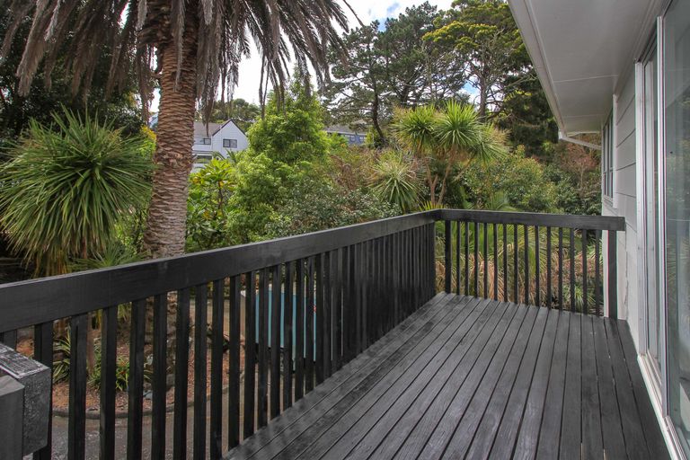 Photo of property in 52 Weatherly Road, Torbay, Auckland, 0630