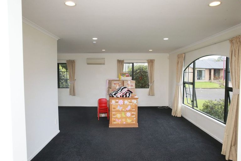Photo of property in 32 Fendalton Drive, Rototuna, Hamilton, 3210