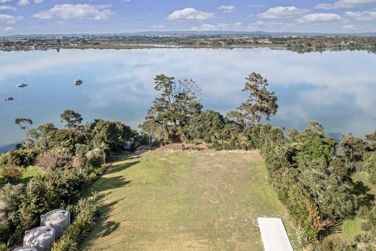 Photo of property in 15a Chatham Avenue, Paremoremo, Auckland, 0632