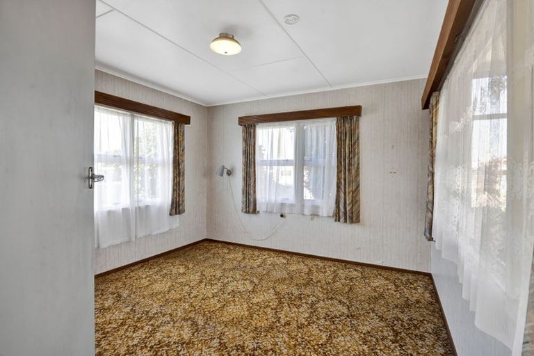 Photo of property in 124 Glover Road, Hawera, 4610