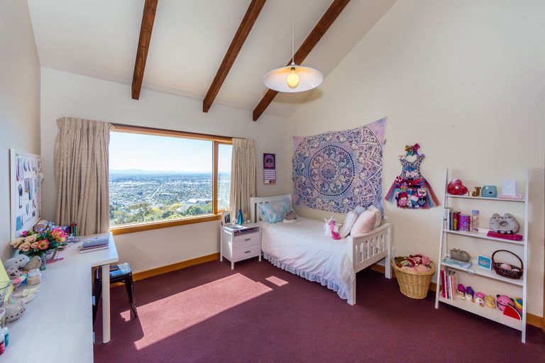 Photo of property in 5 Amherst Place, Cashmere, Christchurch, 8022