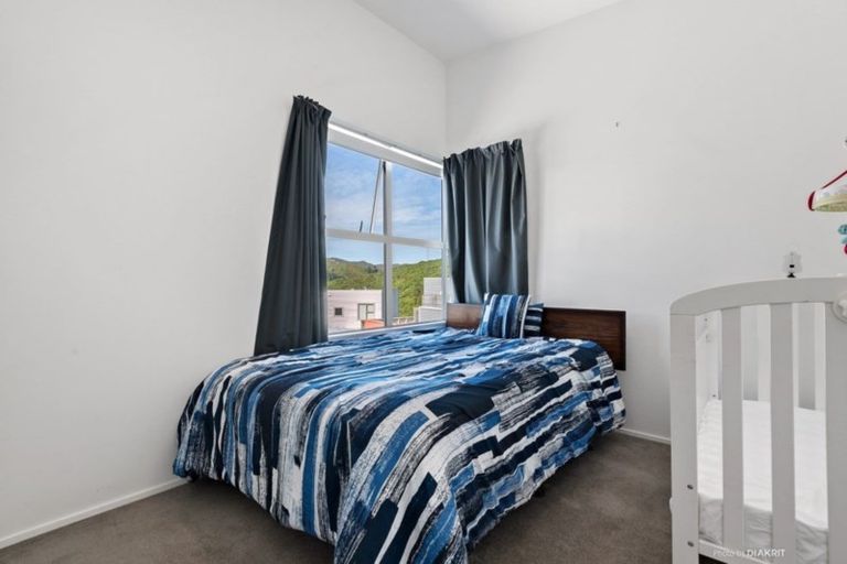 Photo of property in 75 Saddleback Grove, Karori, Wellington, 6012