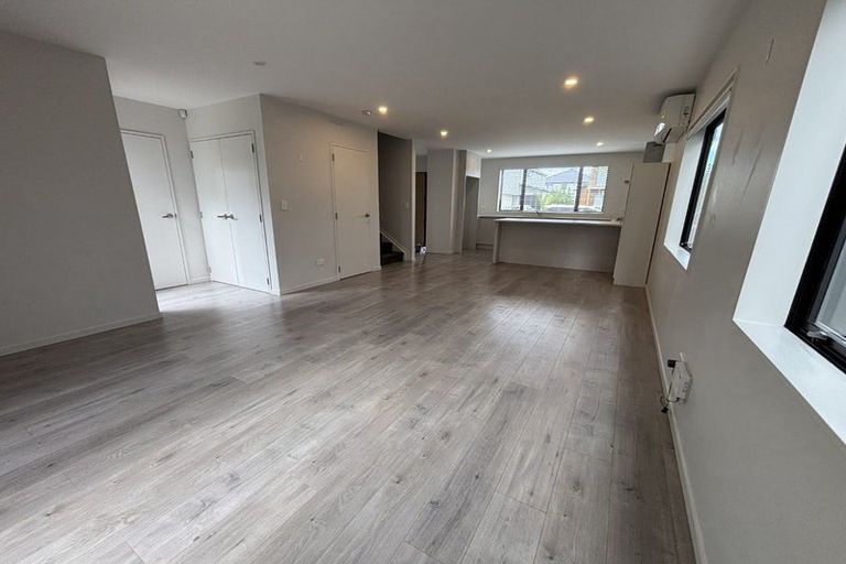 Photo of property in 10 Kearns Drive, Hobsonville, Auckland, 0616