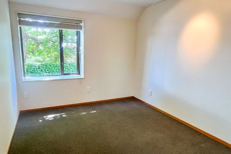 Photo of property in 1/20a Main Road, Mount Pleasant, Christchurch, 8081
