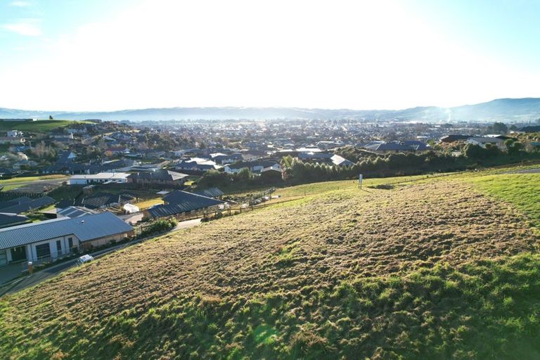 Photo of property in 8 Carnea Heights, Mosgiel, 9024