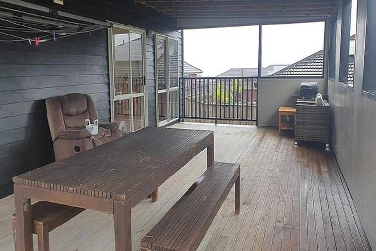 Photo of property in 81a Percy Kinsman Crescent, Riverstone Terraces, Upper Hutt, 5018