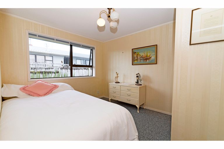 Photo of property in 1/55 Colwill Road, Massey, Auckland, 0614