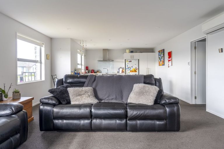 Photo of property in 12 Robalan Close, Halswell, Christchurch, 8025