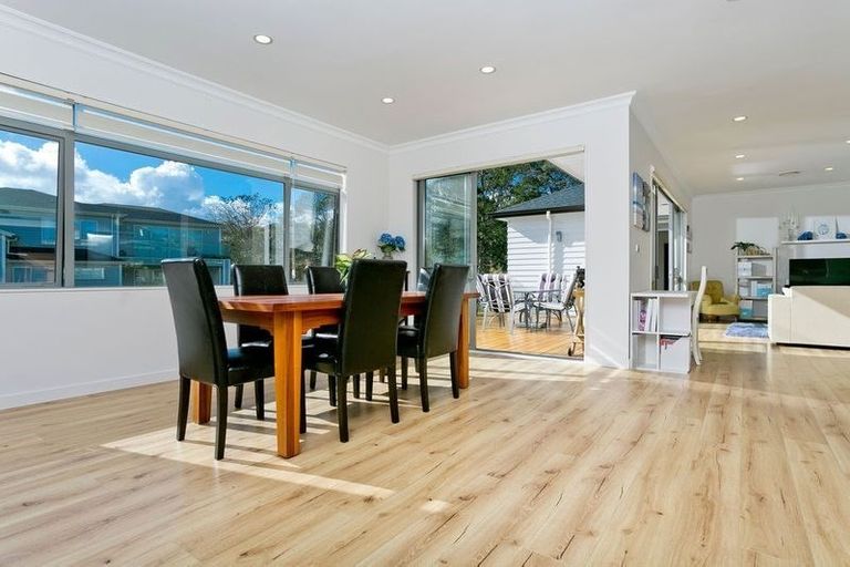 Photo of property in 106 Admirals Court Drive, Greenhithe, Auckland, 0632