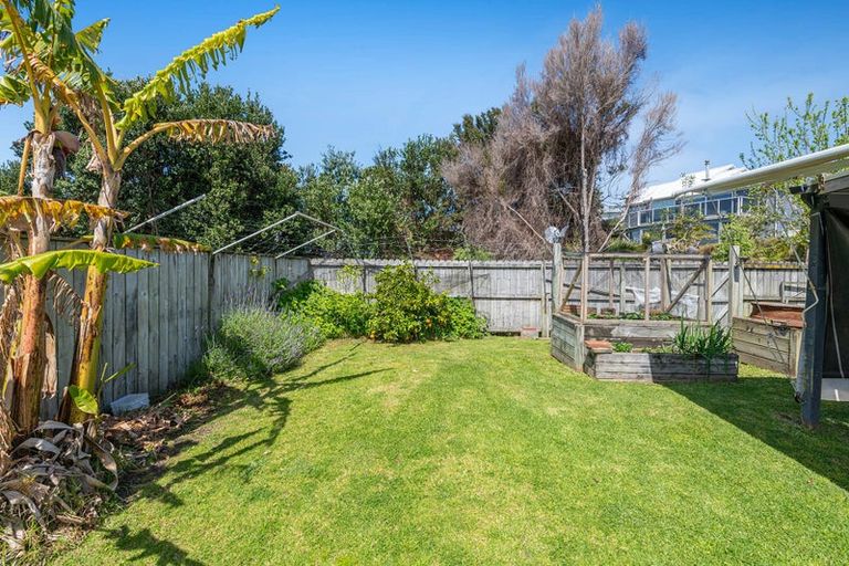 Photo of property in 22 Schooner Avenue, Snells Beach, 0920