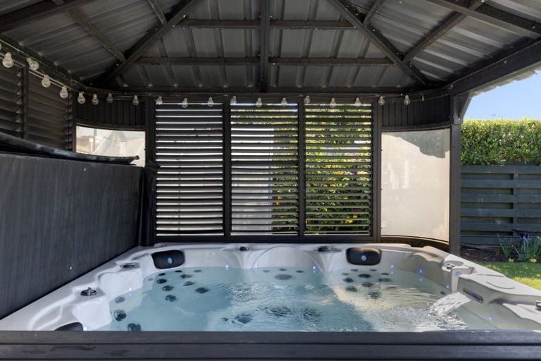 Photo of property in 18 Lotus Avenue, Mount Maunganui, 3116