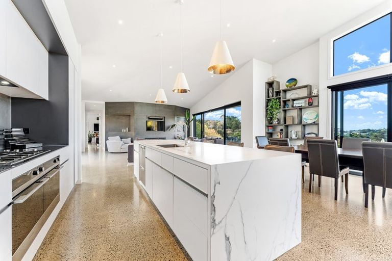 Photo of property in 7 Laguna Place, Matakatia, Whangaparaoa, 0930