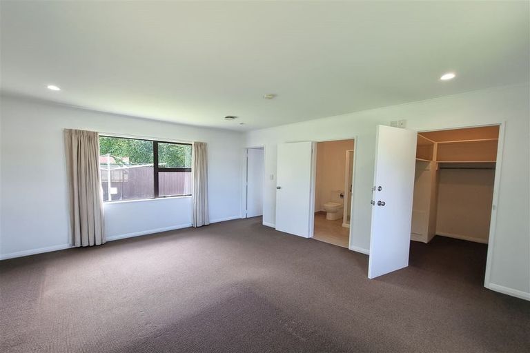 Photo of property in 21 Oxford Street, Picton, 7220