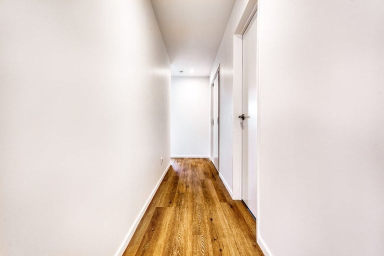 Photo of property in 4/5 Marsh Avenue, Forrest Hill, Auckland, 0620