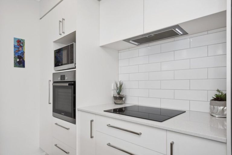 Photo of property in 77 Sandhurst Drive, Papamoa Beach, Papamoa, 3118