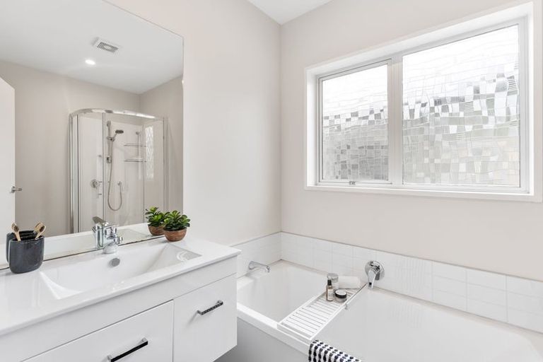 Photo of property in 2a Sylvan Avenue, Waikanae, 5036