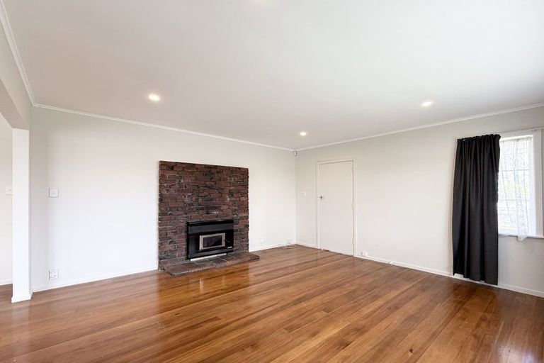 Photo of property in 25 Kereru Street, Henderson, Auckland, 0612