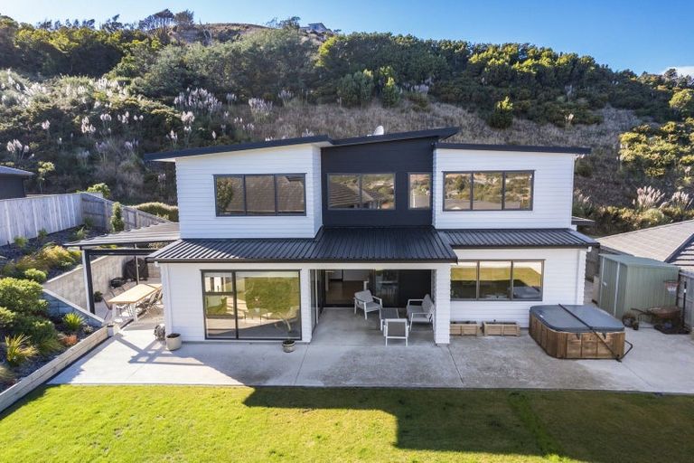 Photo of property in 194 Navigation Drive, Whitby, Porirua, 5024