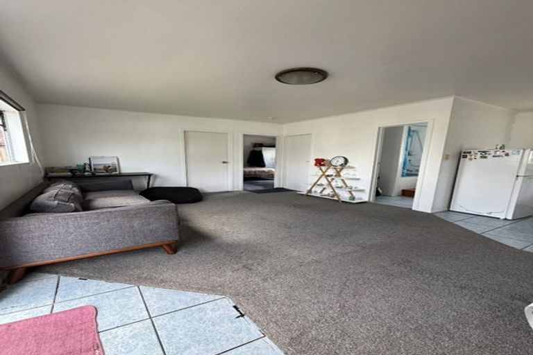 Photo of property in 1 Titoki Street, Te Atatu Peninsula, Auckland, 0610
