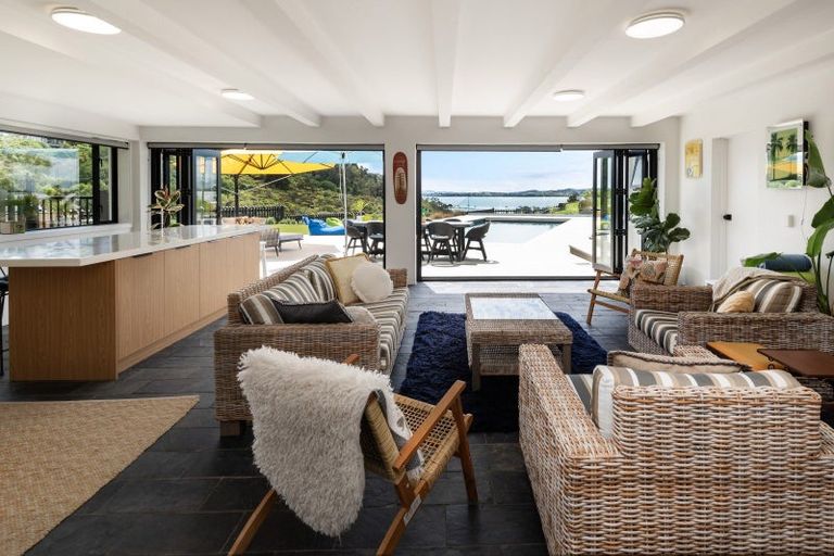 Photo of property in 26 Estuary Views, Shelly Park, Auckland, 2014