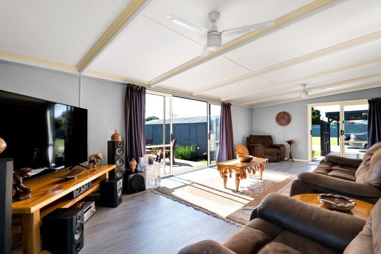 Photo of property in 10 Tauranga-a-ika Street, Manaia, 4612