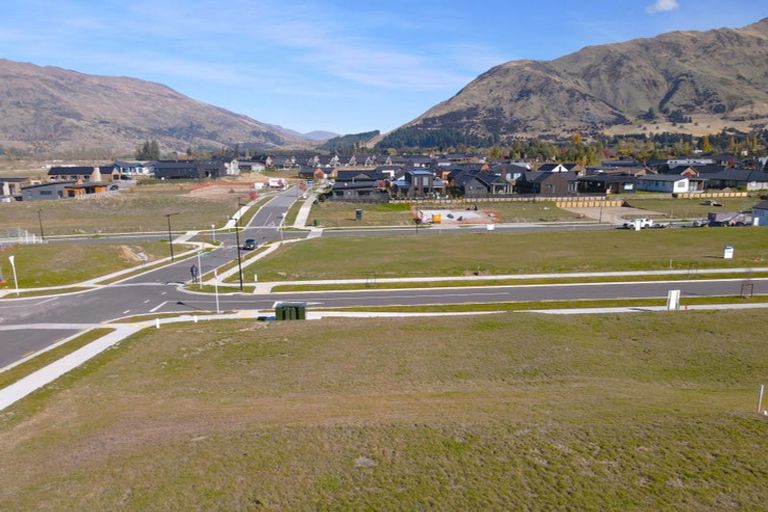 Photo of property in 2 Mason Street, Wanaka, 9305