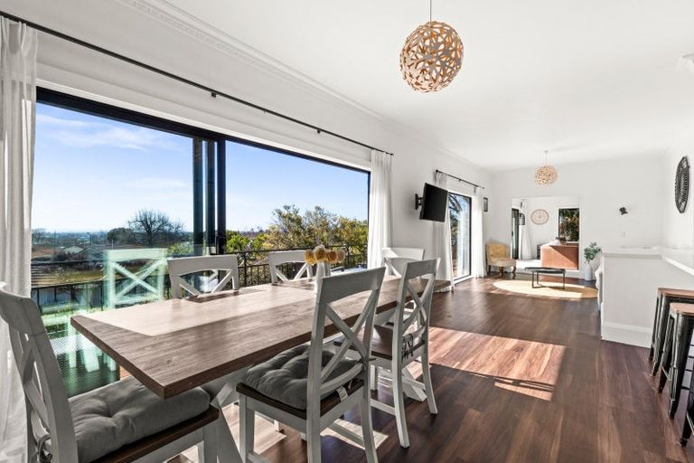 Photo of property in 73 James Cook Street, Havelock North, 4130