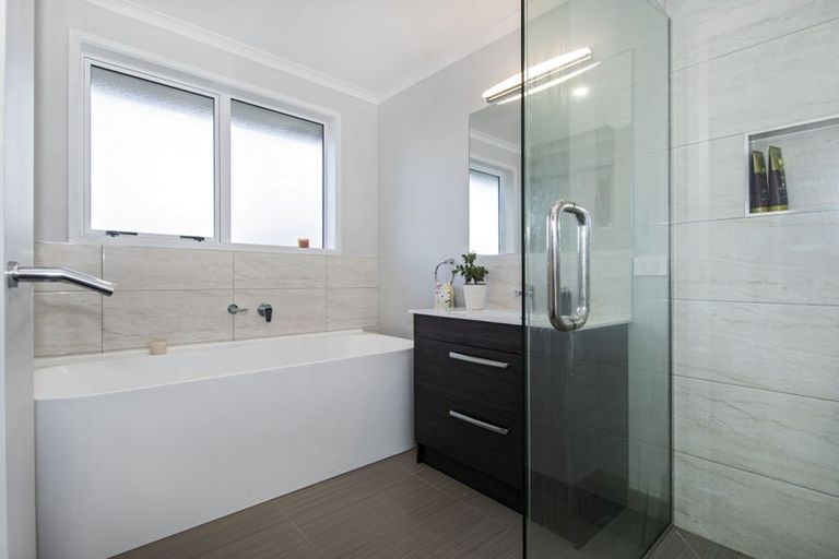 Photo of property in 12 Maui Place, Te Kamo, Whangarei, 0112