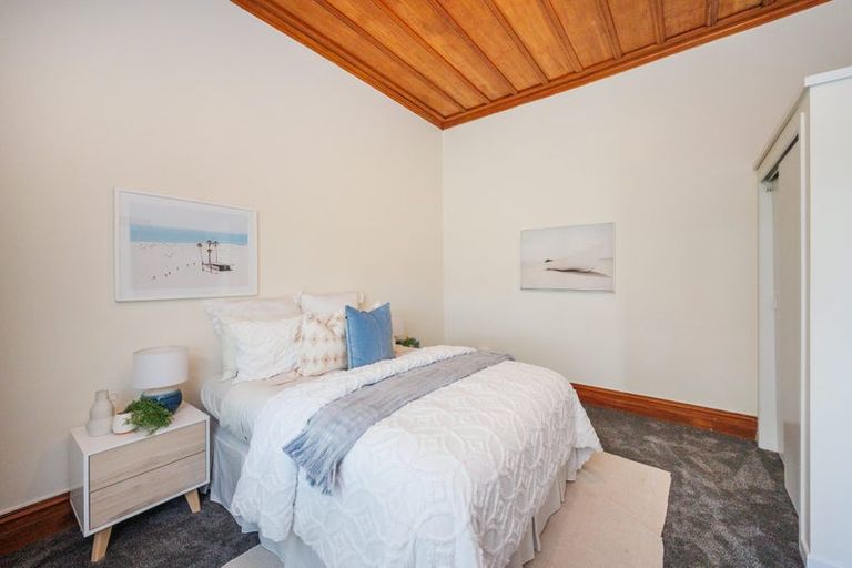 Photo of property in 215 College Street, West End, Palmerston North, 4412