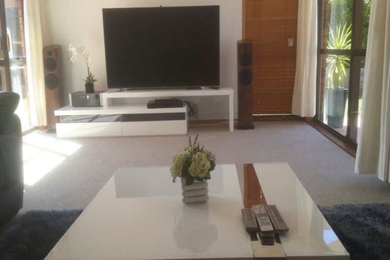 Photo of property in 21 Voltaire Court, Botany Downs, Auckland, 2010