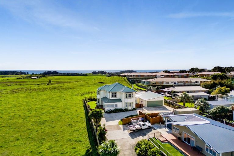 Photo of property in 30a Pohutukawa Place, Bell Block, New Plymouth, 4312