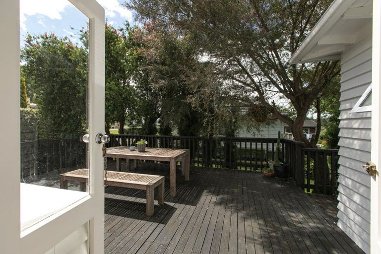 Photo of property in 31 Domain Road, Waipawa, 4210