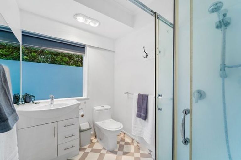 Photo of property in 30 Heathcote Road, Castor Bay, Auckland, 0620