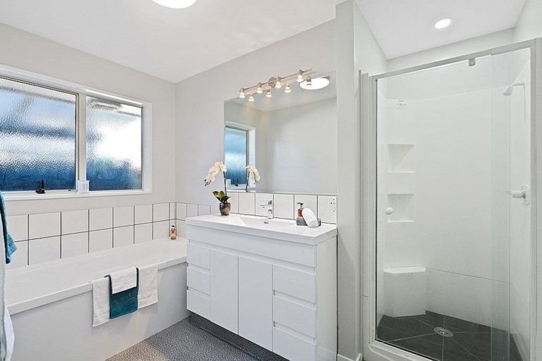 Photo of property in 51 Queenspark Drive, Parklands, Christchurch, 8083