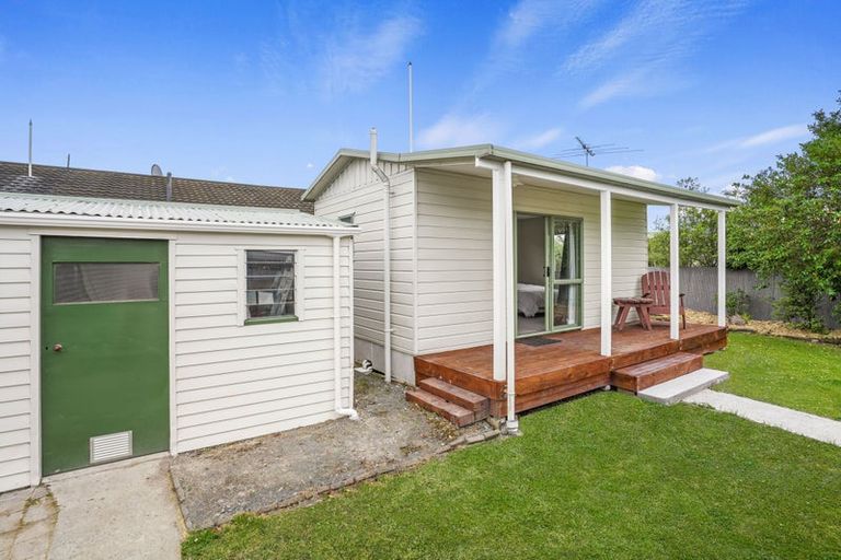 Photo of property in 4 Walker Place, Rangiora, 7400