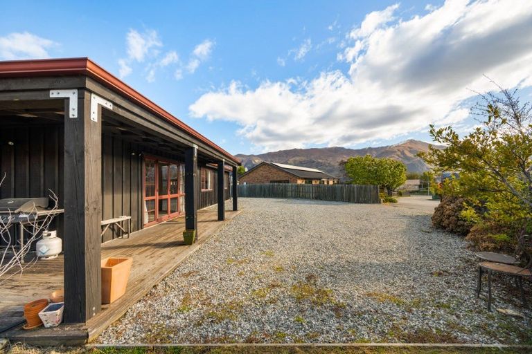 Photo of property in 9 Perrow Street, Wanaka, 9305